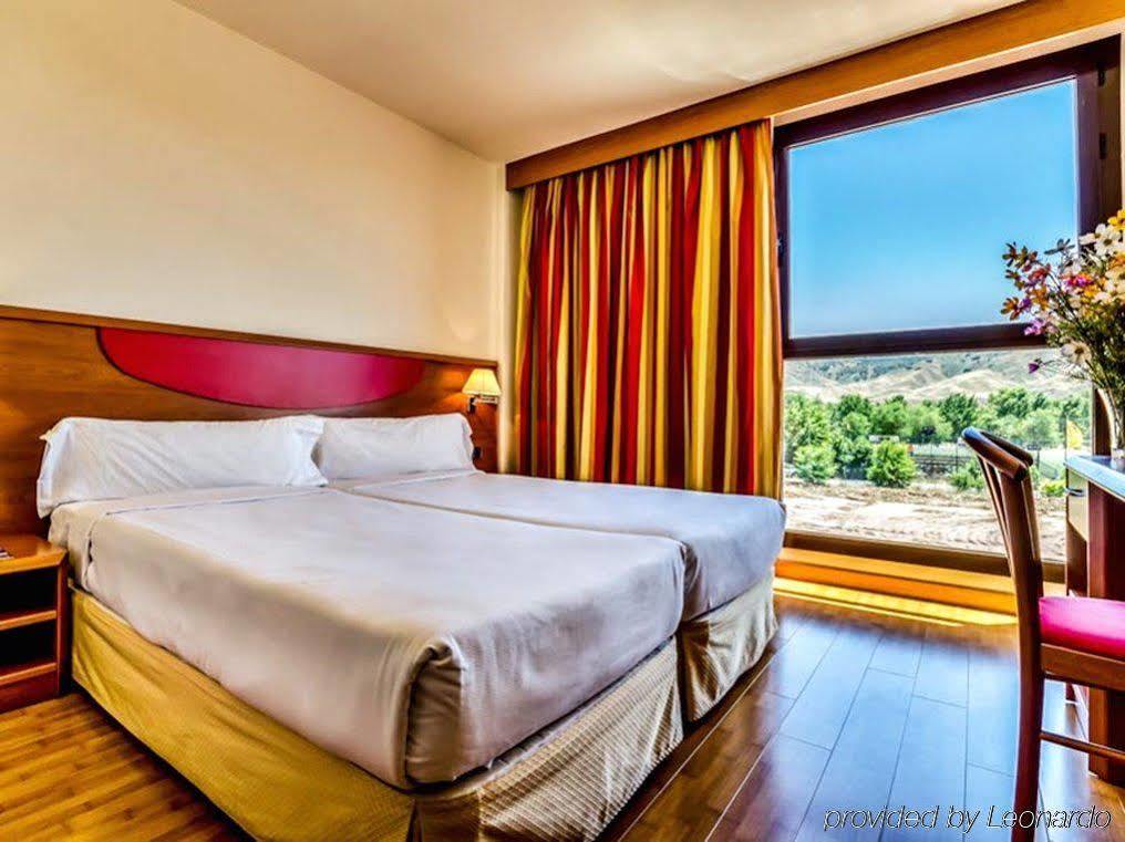 Hotel Alcala Plaza Alcalá de Henares Exterior foto