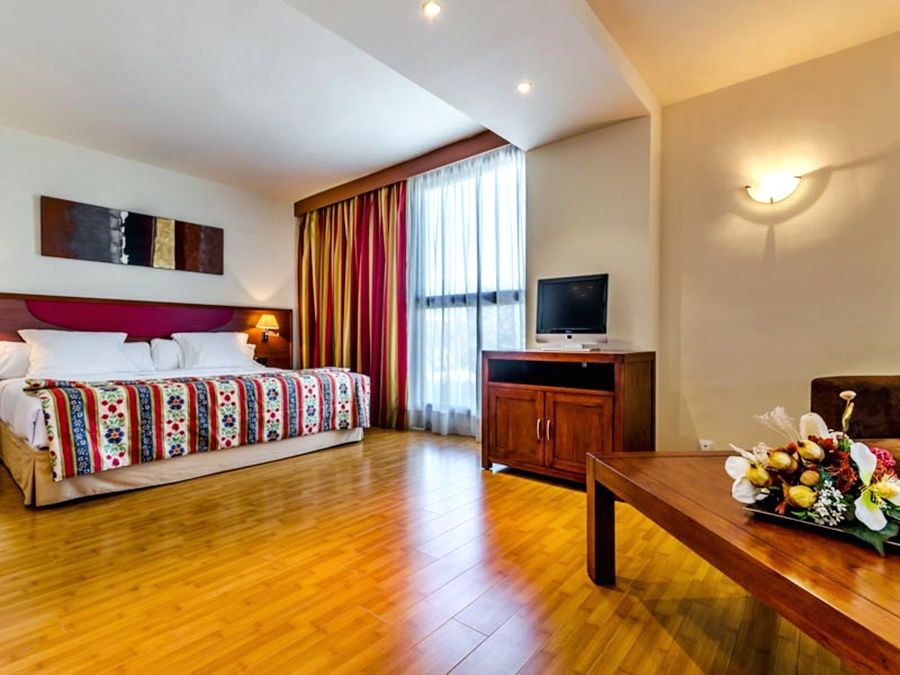 Hotel Alcala Plaza Alcalá de Henares Exterior foto